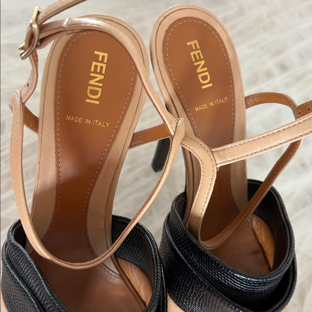 Rare Fendi Black and Tan Peep-Toe Heels Size 37 - Picture 4 of 16